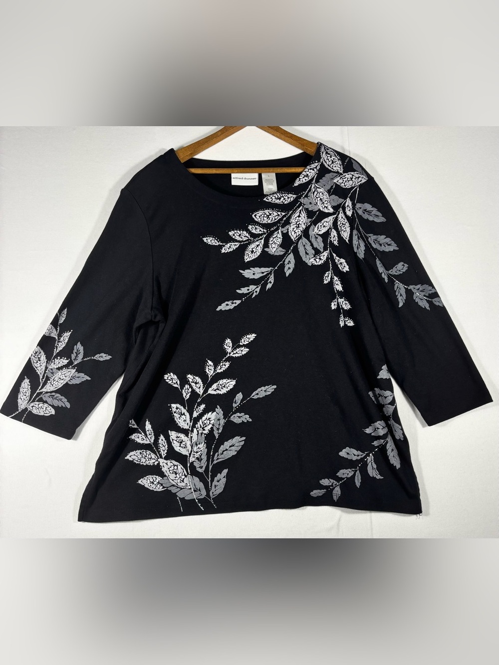Alfred Dunner Women’s L Black Top with White Leaf Print and 3/4 Sleeves